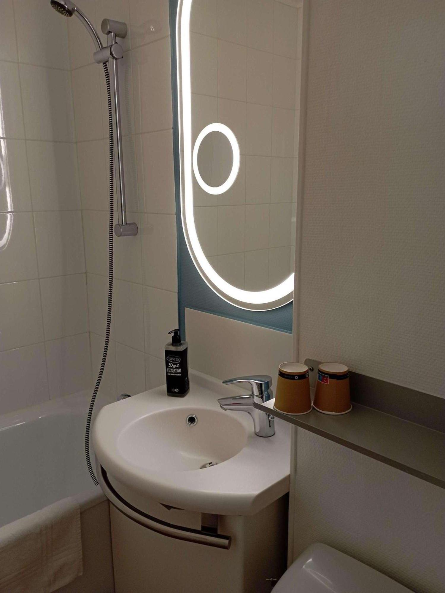 Ibis Les Etangs Des Moines Hotel 3*