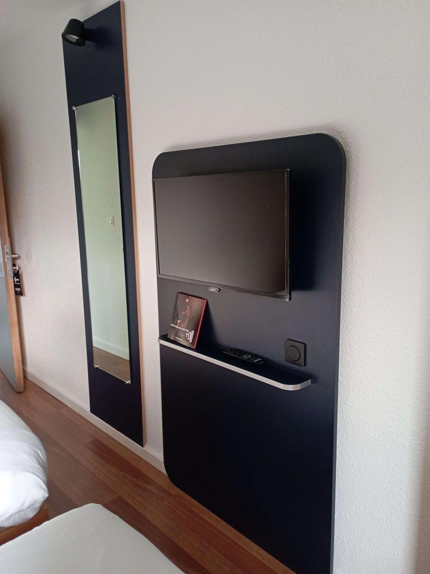 Hotel Ibis Les Etangs Des Moines